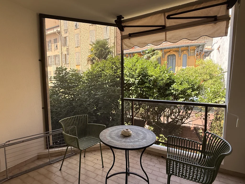 Balcon sur cour intérieure