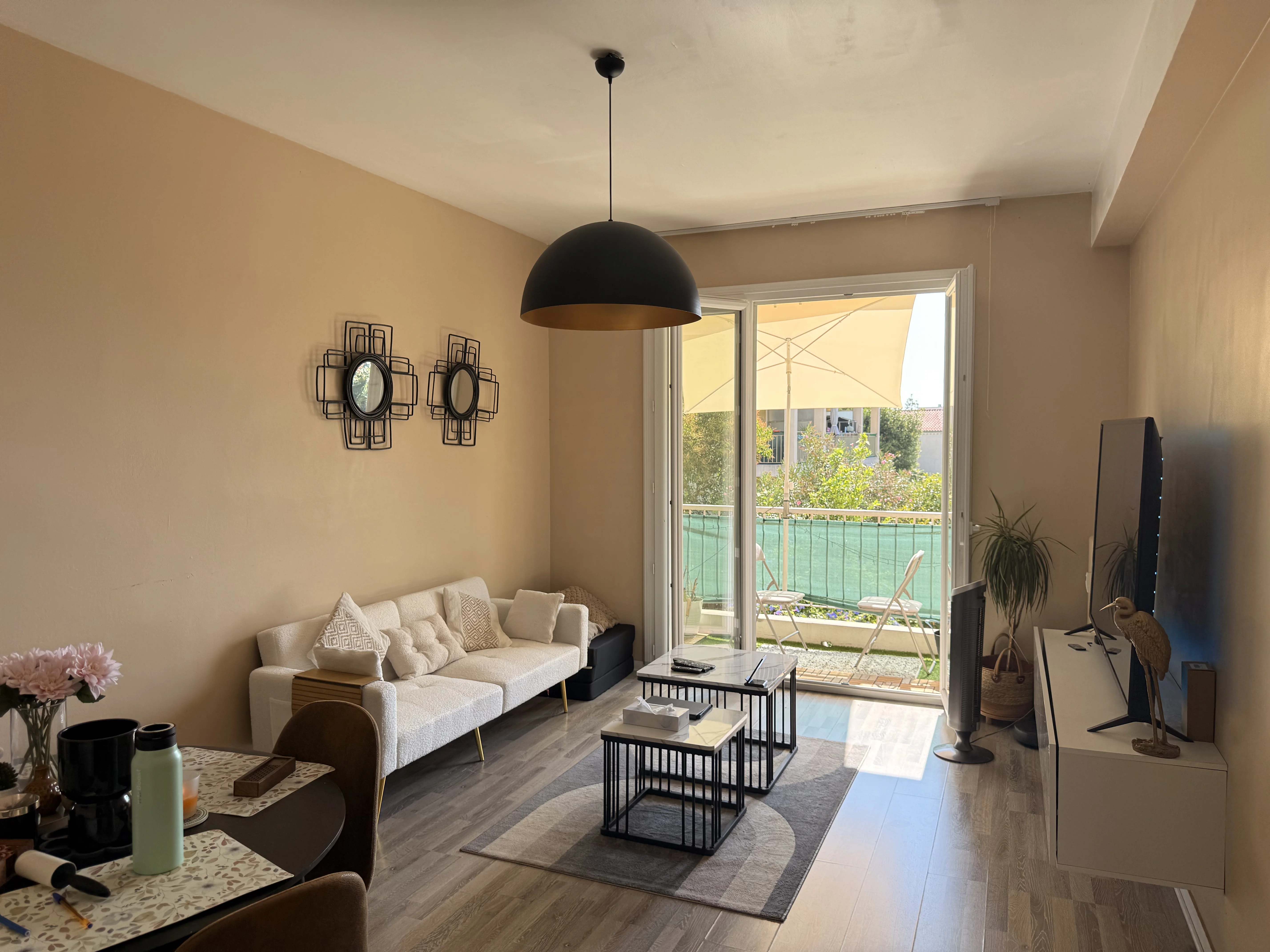 Séjour lumineux, T3 meublé Nice Caucade