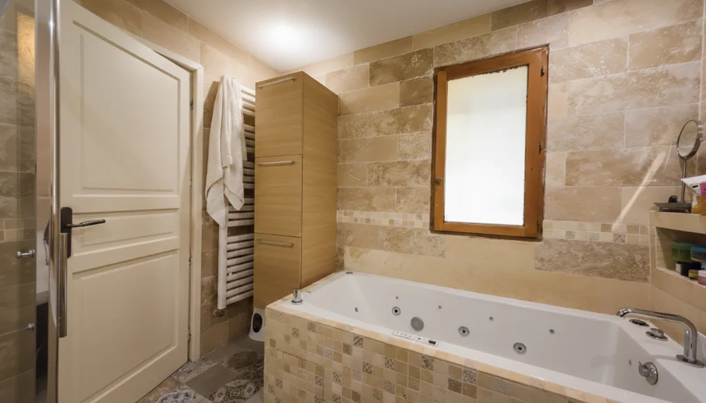 Salle d'eau jacuzzi