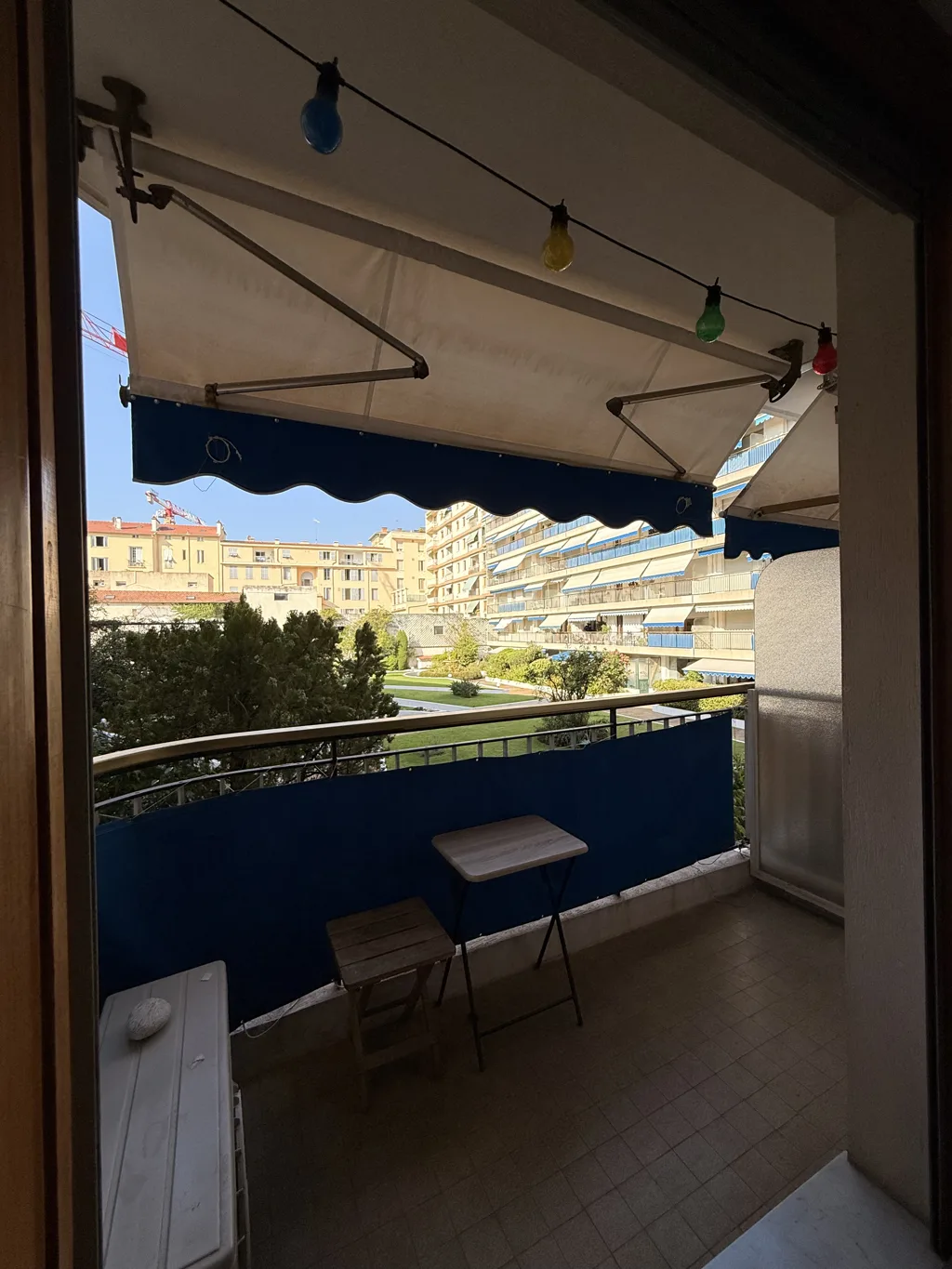 Balcon, vue montagnes et village
