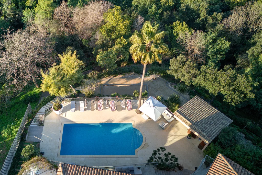 Vue drone piscine